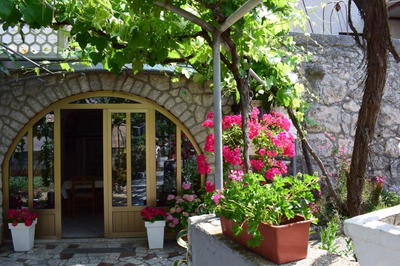 Guest House Tom Malinska Kültér fotó